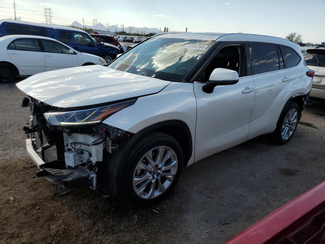 Lot #2988995606 2021 TOYOTA HIGHLANDER