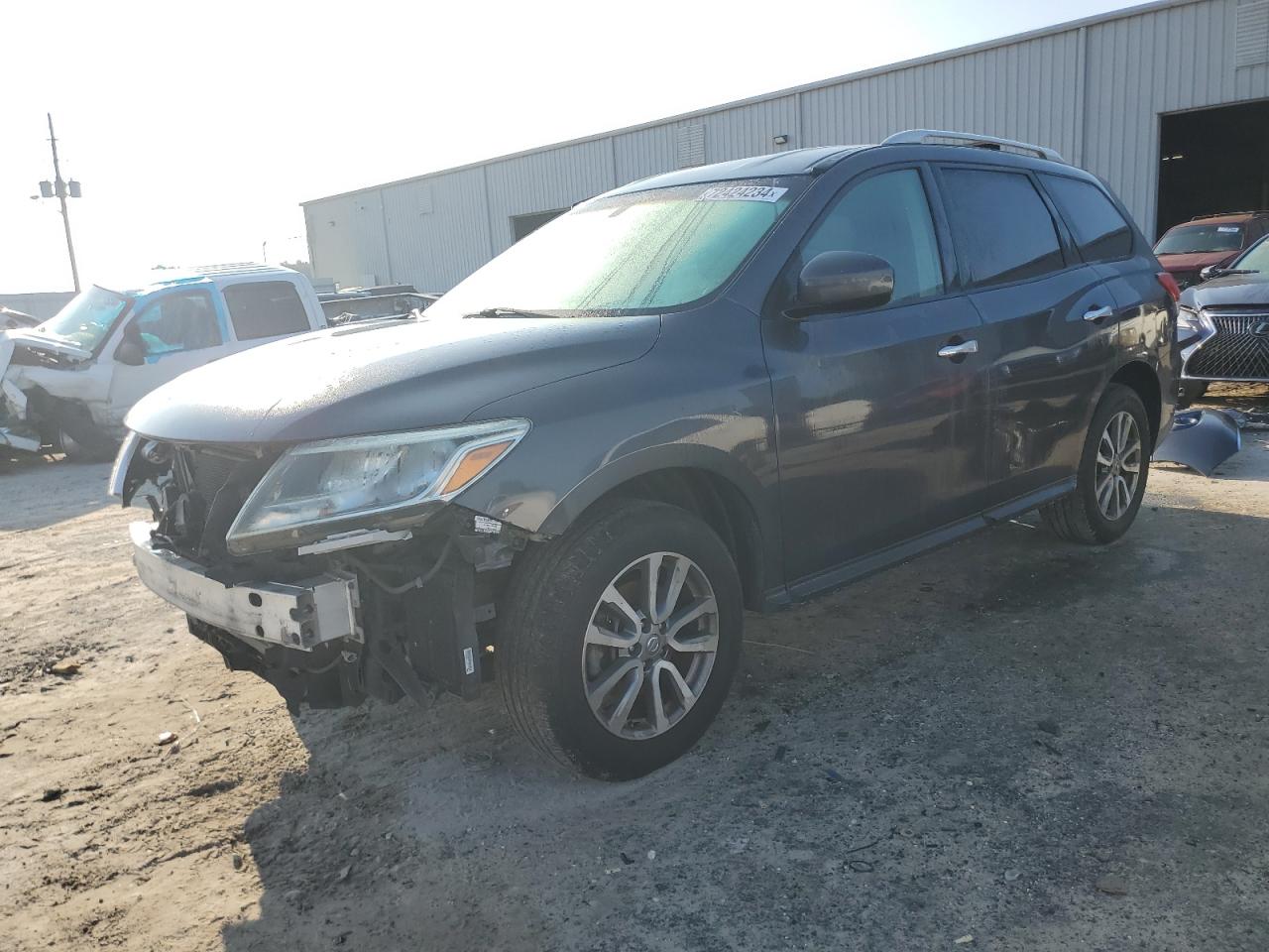  Salvage Nissan Pathfinder