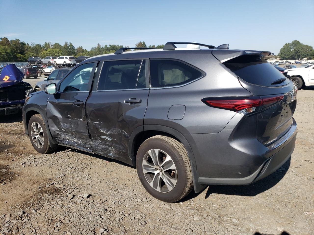 Lot #2940539453 2023 TOYOTA HIGHLANDER