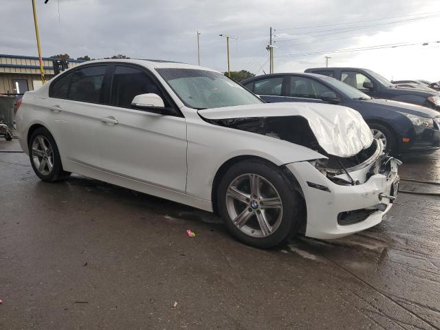 VIN WBA3C3G57ENS71328 2014 BMW 3 Series, 320 I Xdrive no.4