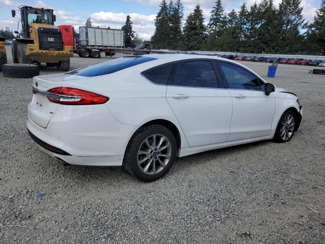 VIN 3FA6P0H72HR370388 2017 Ford Fusion, SE no.3