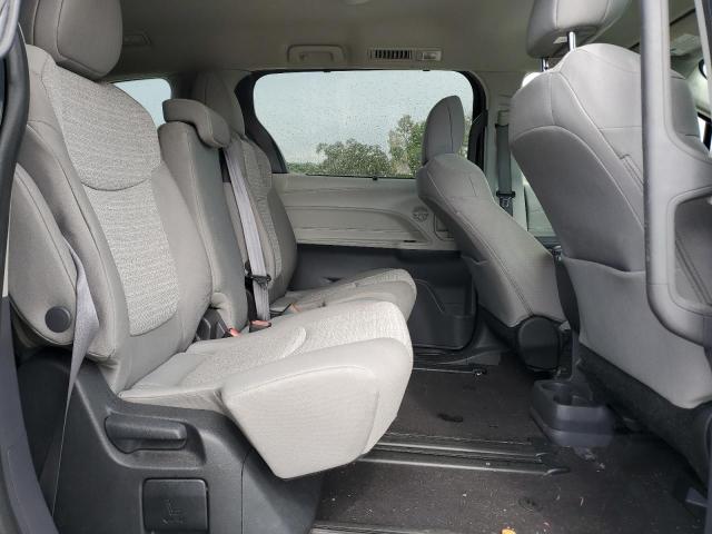 2022 TOYOTA SIENNA LE - 5TDKRKEC1NS123601