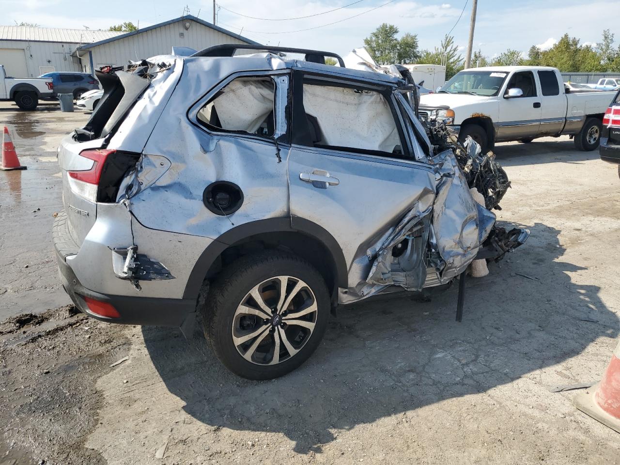 Lot #2923887888 2019 SUBARU FORESTER L