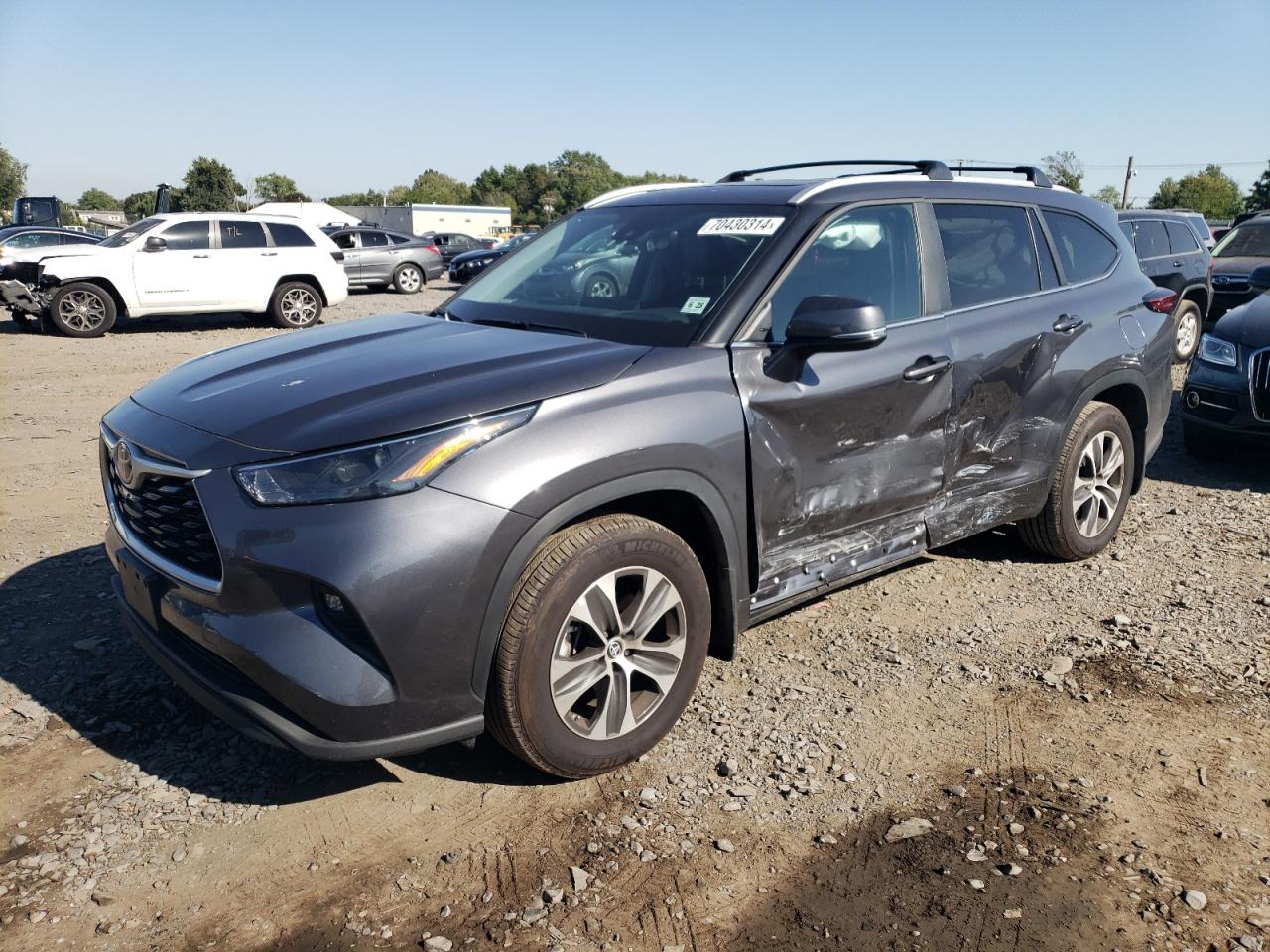 Lot #2940539453 2023 TOYOTA HIGHLANDER