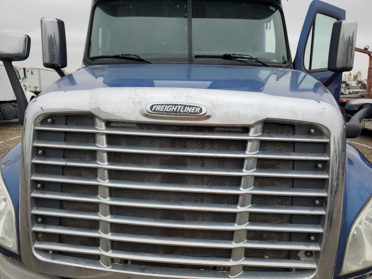 Lot #2886216610 2013 FREIGHTLINER CASCADIA 1