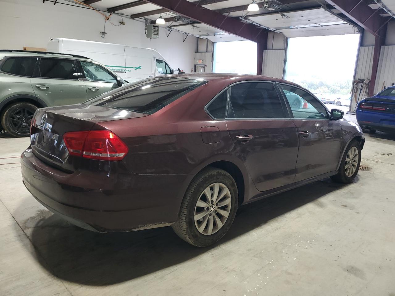 Lot #2919225795 2012 VOLKSWAGEN PASSAT S