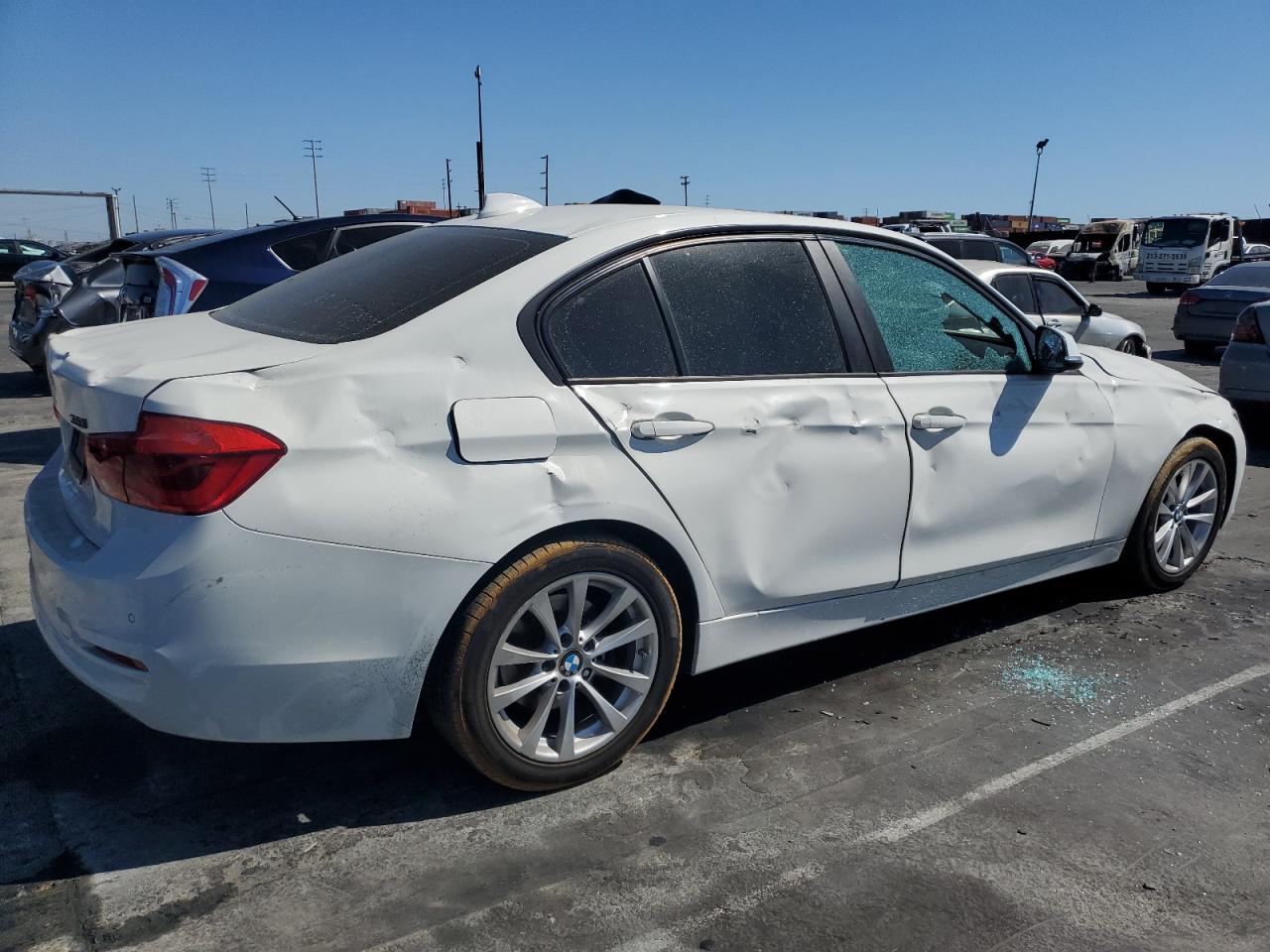 BMW 320 I 2017 white  gas WBA8A9C59HK620404 photo #4