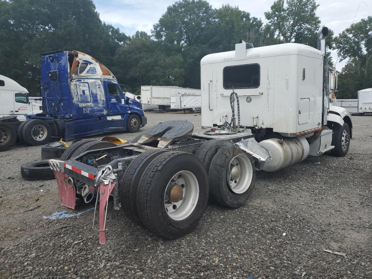 Lot #2909686226 2009 PETERBILT 386