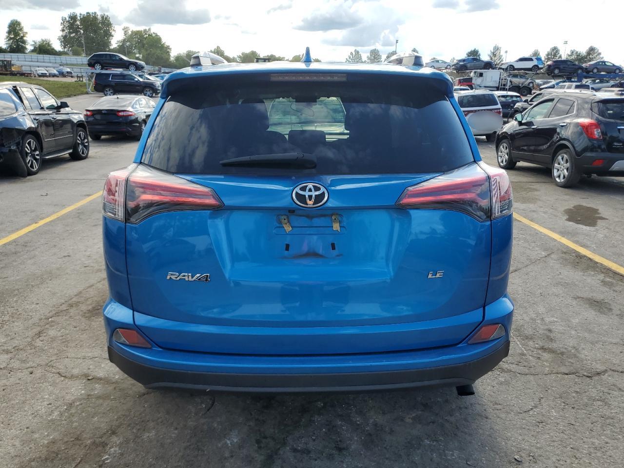 Lot #2999263439 2018 TOYOTA RAV4 LE