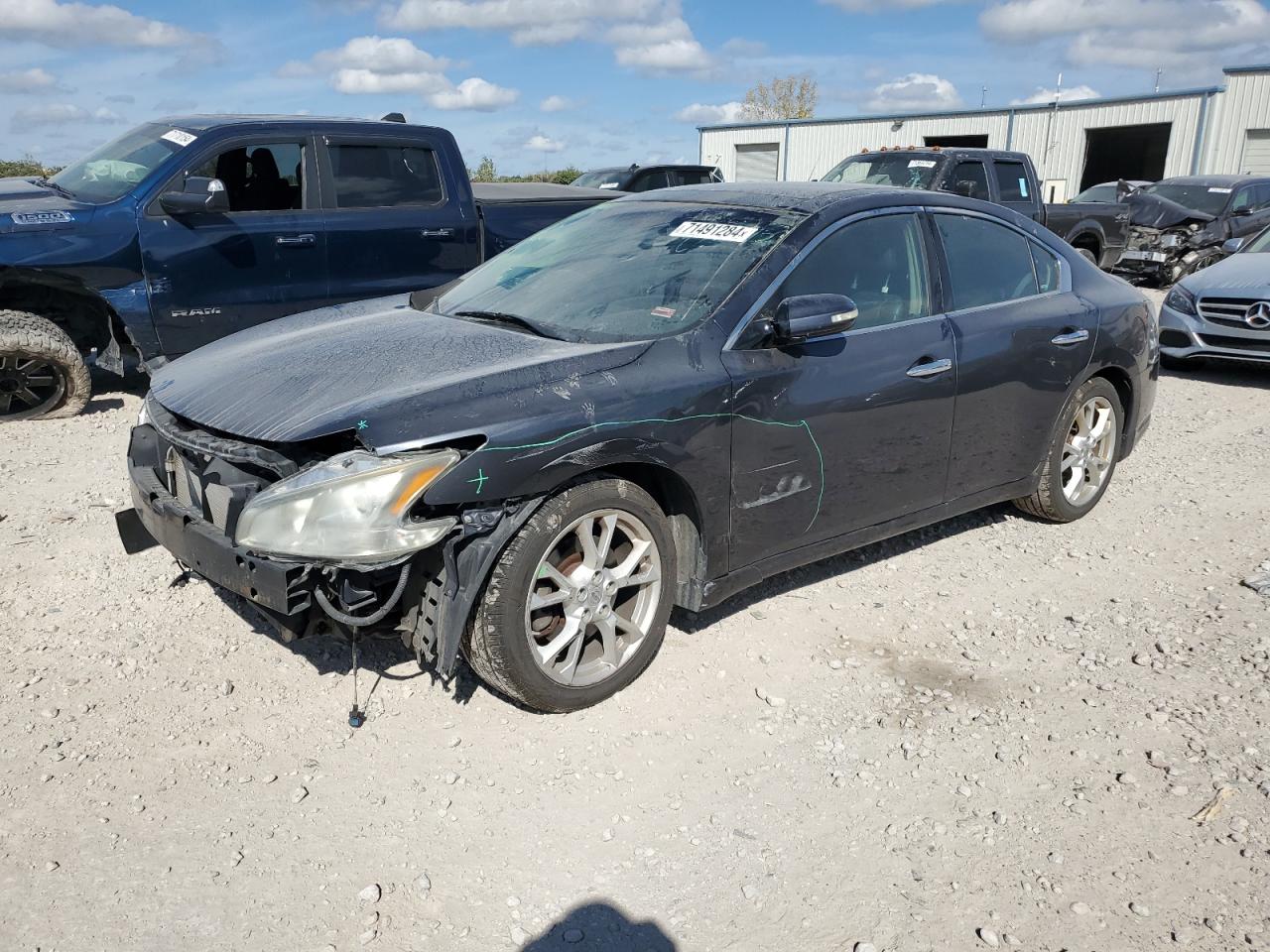 NISSAN MAXIMA S