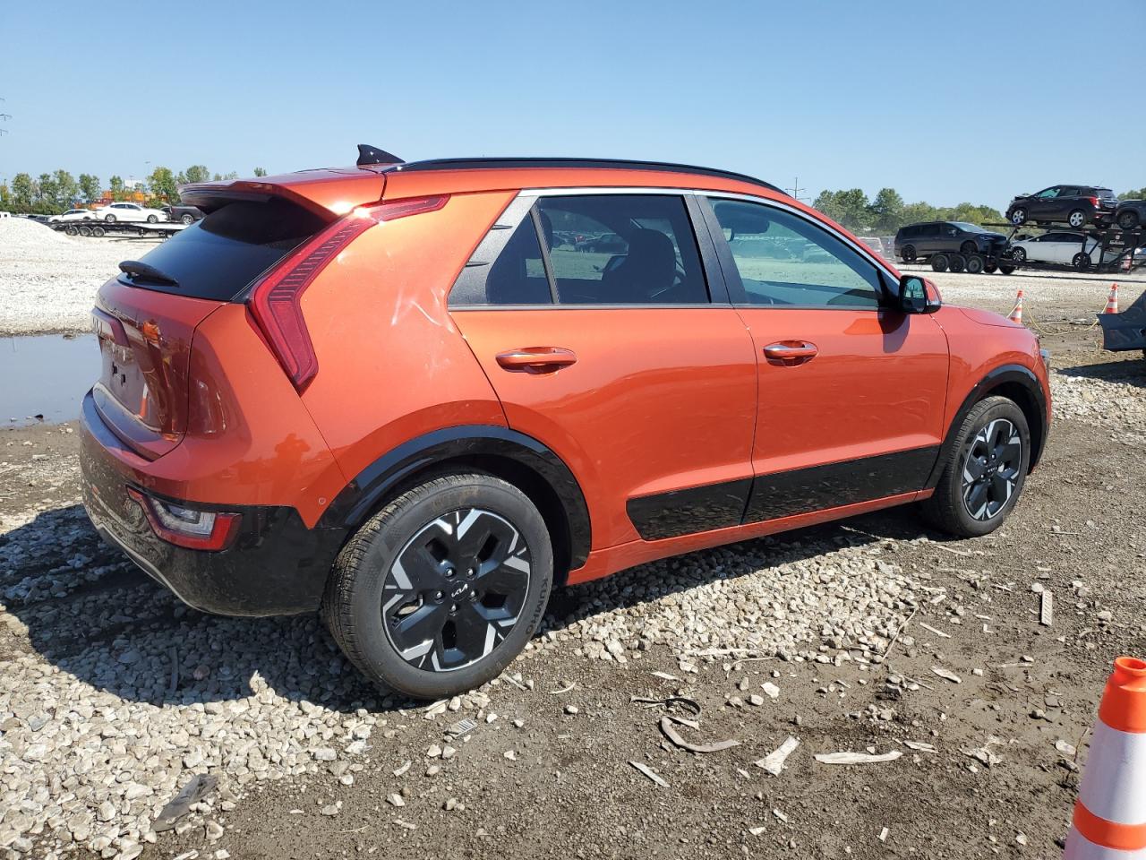 KIA NIRO WAVE 2023 orange  electric KNDCT3L17P5034959 photo #4