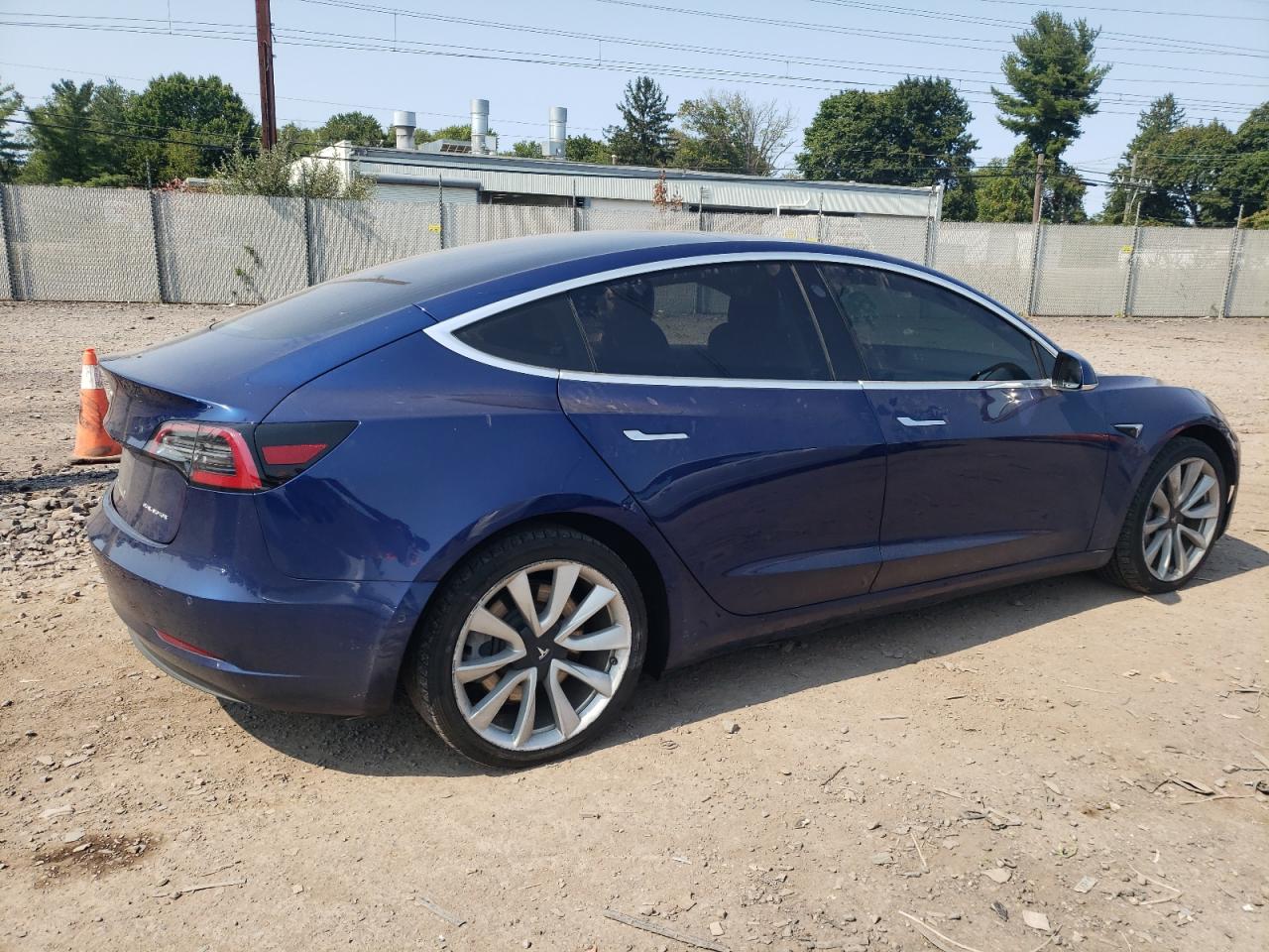 Lot #3033357823 2018 TESLA MODEL 3