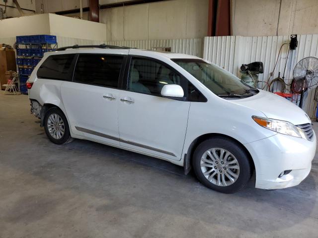 VIN 5TDYZ3DC0HS798524 2017 Toyota Sienna, Xle no.4