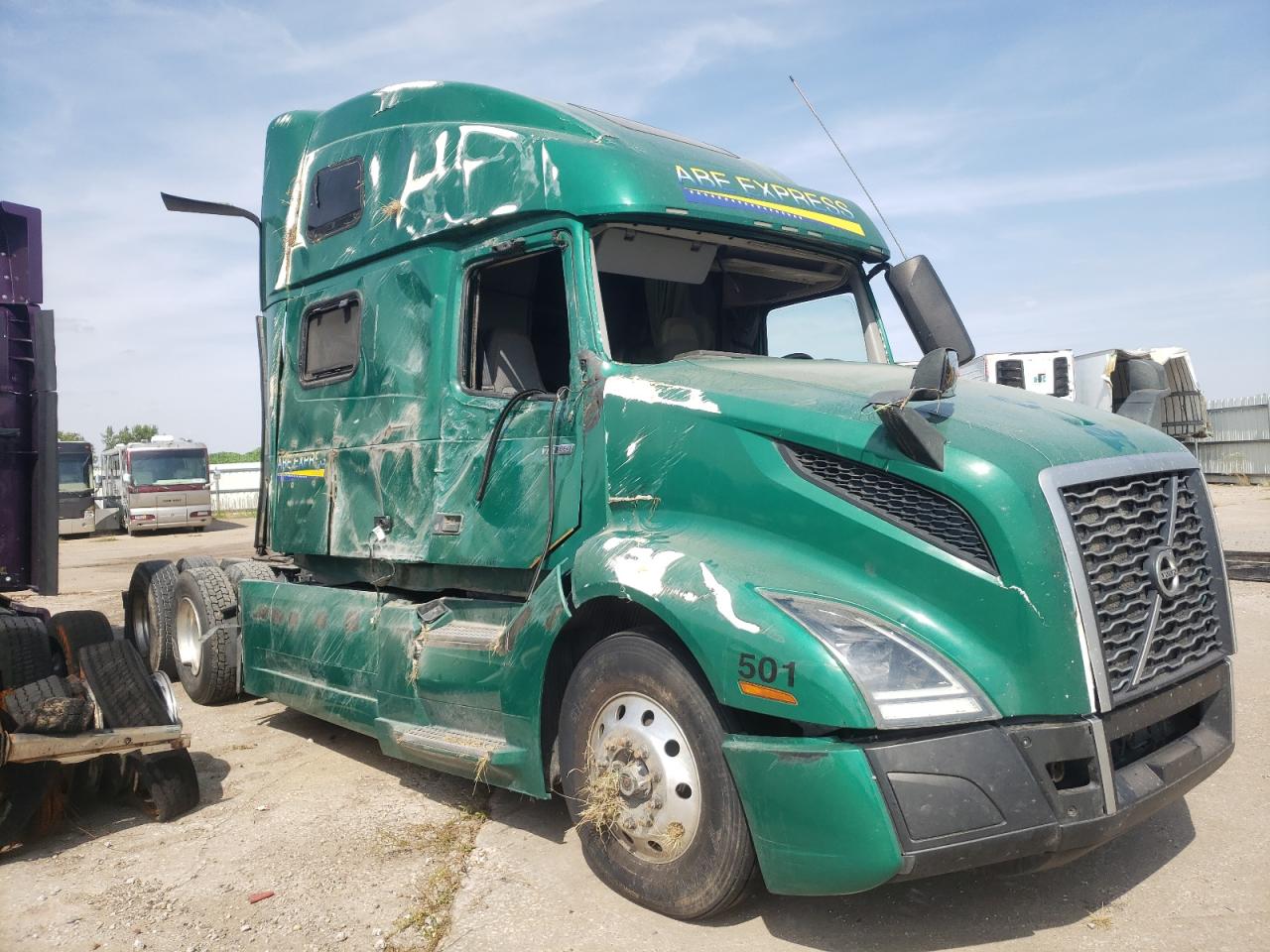 Lot #2926139720 2020 VOLVO VN VNL