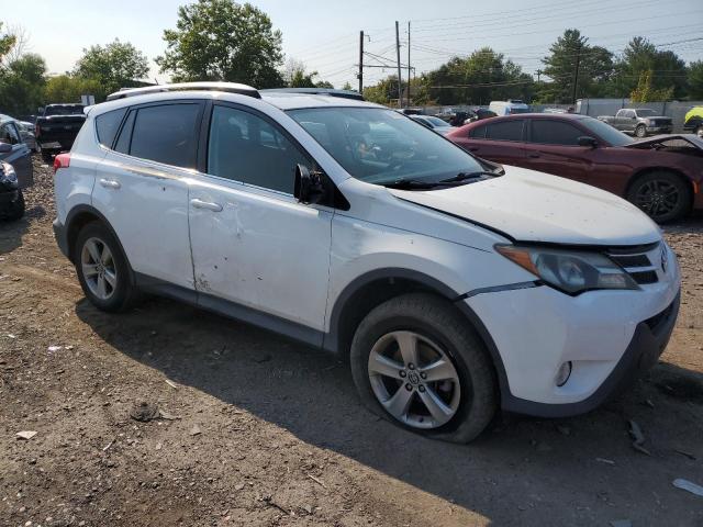 VIN 2T3RFREV0FW307638 2015 Toyota RAV4, Xle no.4