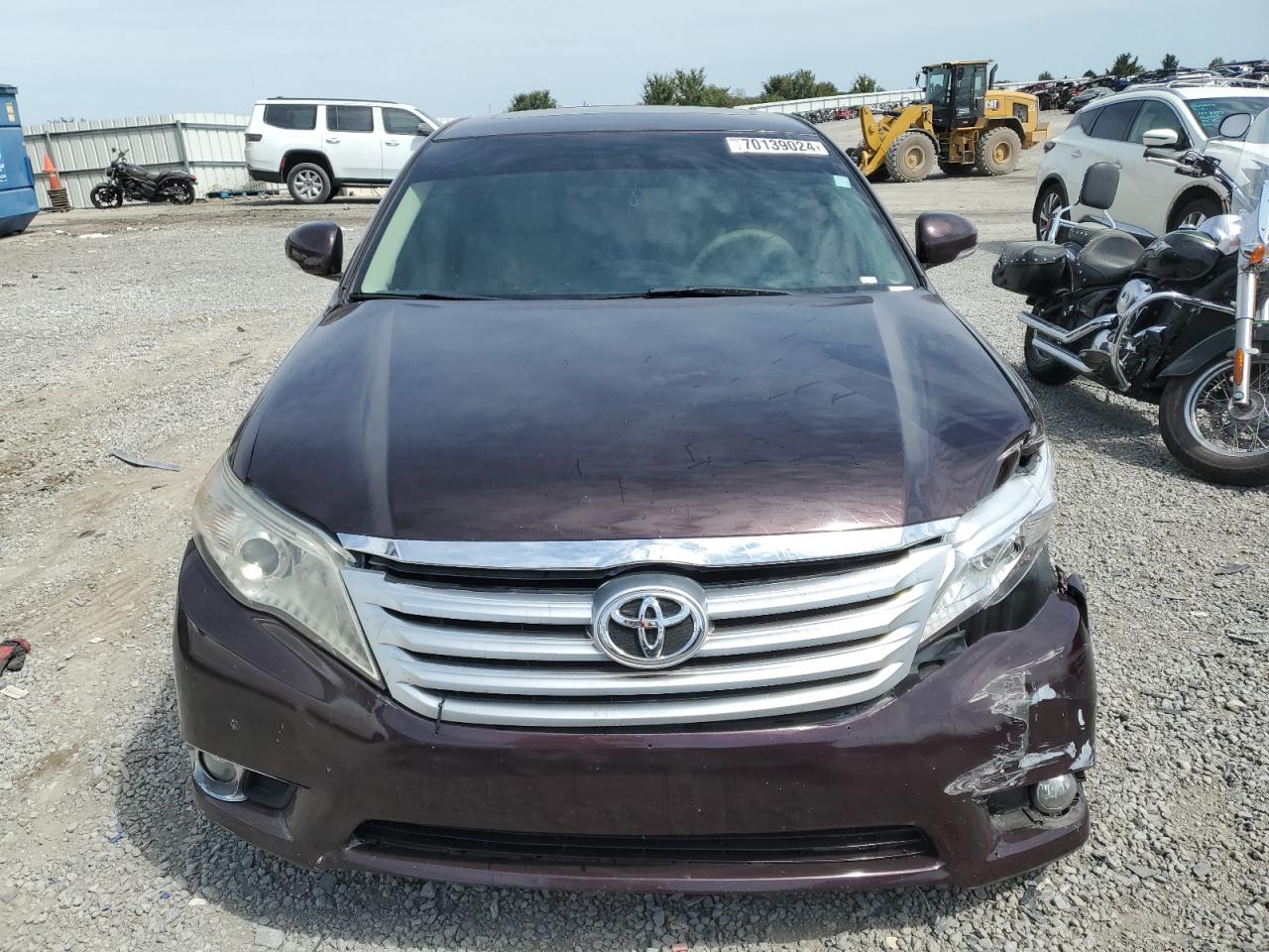 Lot #2819310202 2011 TOYOTA AVALON BAS