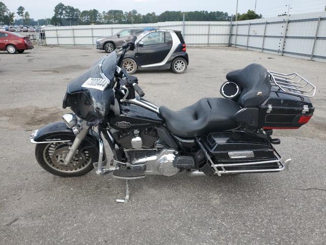 2011 HARLEY-DAVIDSON FLHTCU - 1HD1FC411BB676969
