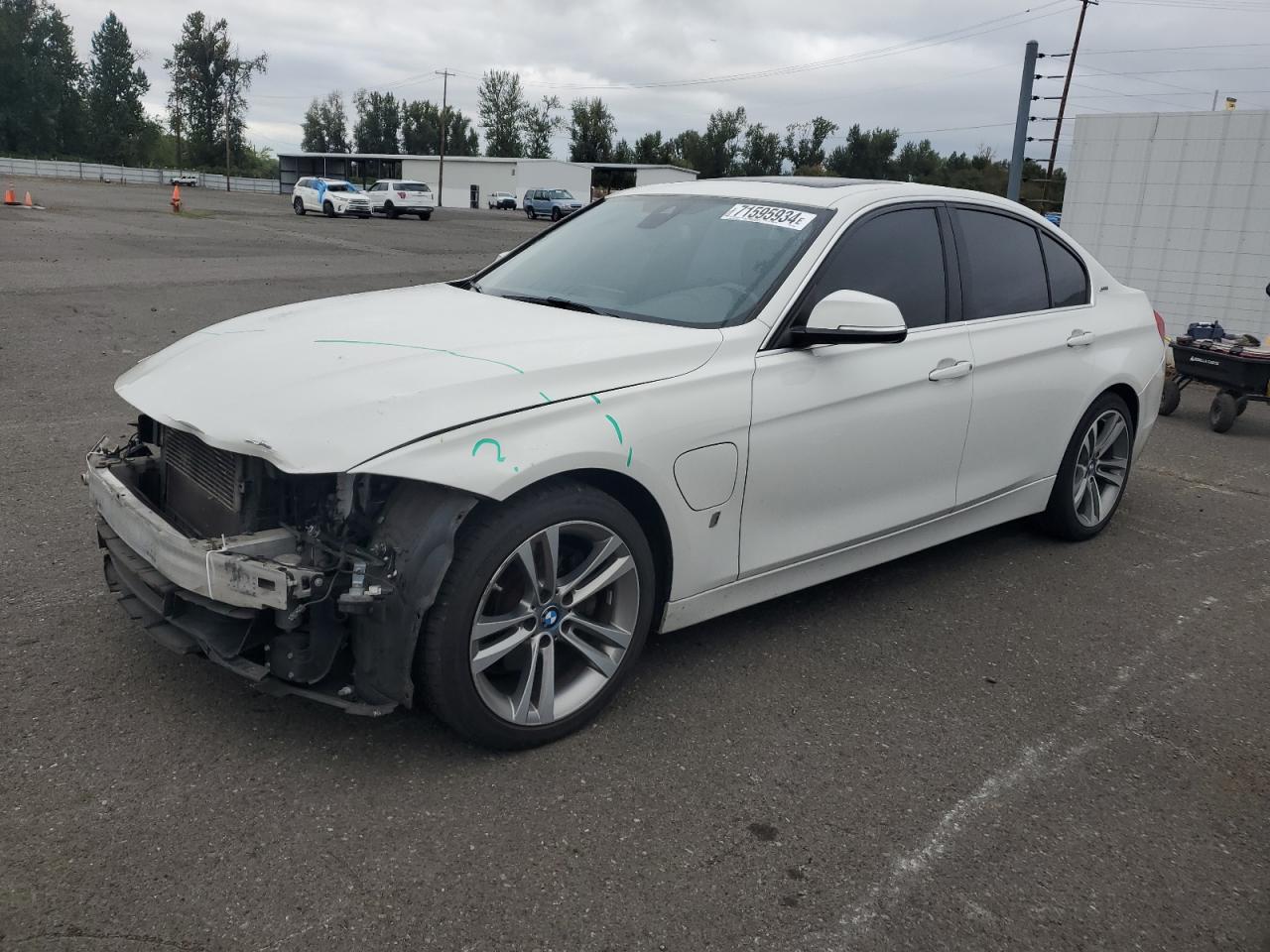 BMW 330e 2017 330e