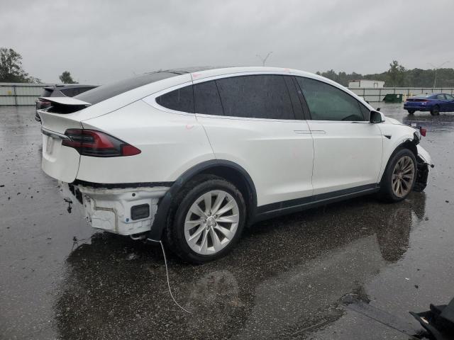 VIN 5YJXCBE28KF184913 2019 Tesla MODEL X no.3