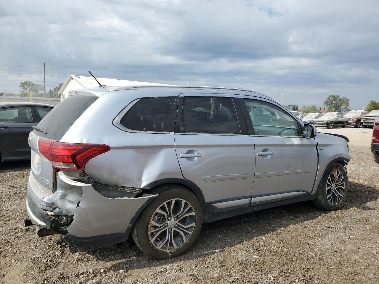 Lot #2972348455 2016 MITSUBISHI OUTLANDER