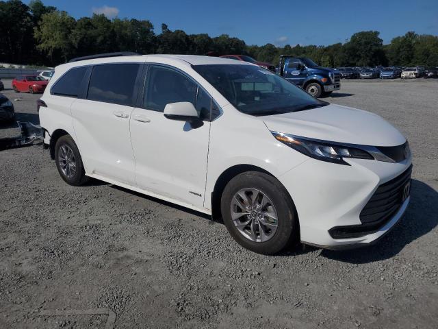 2021 TOYOTA SIENNA LE - 5TDKRKEC7MS056579