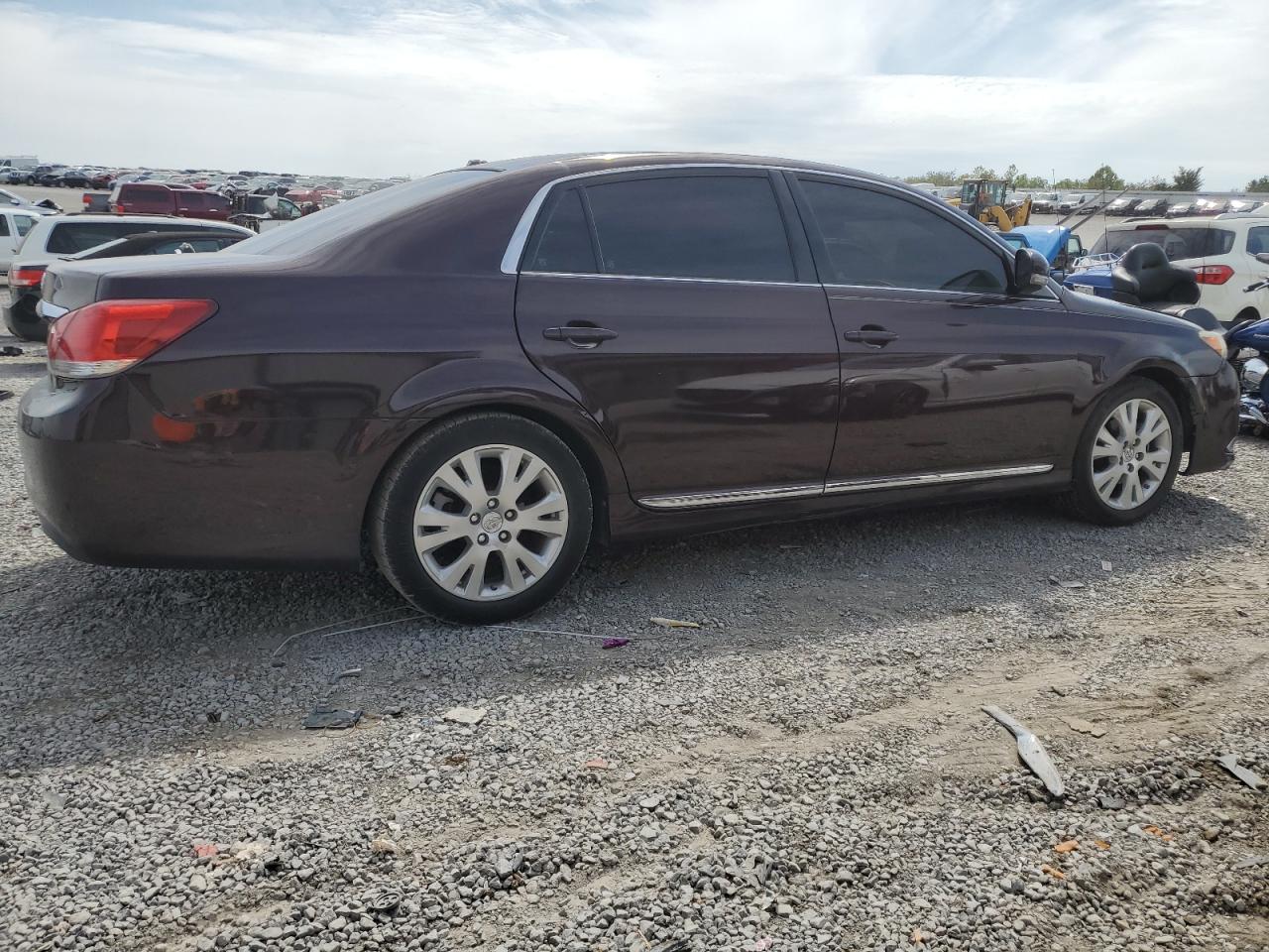 Lot #2819310202 2011 TOYOTA AVALON BAS