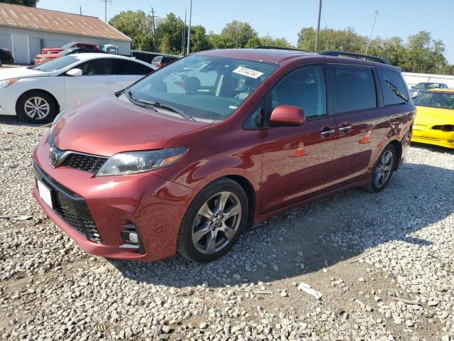 VIN 5TDXZ3DC5JS943297 2018 Toyota Sienna, SE no.1