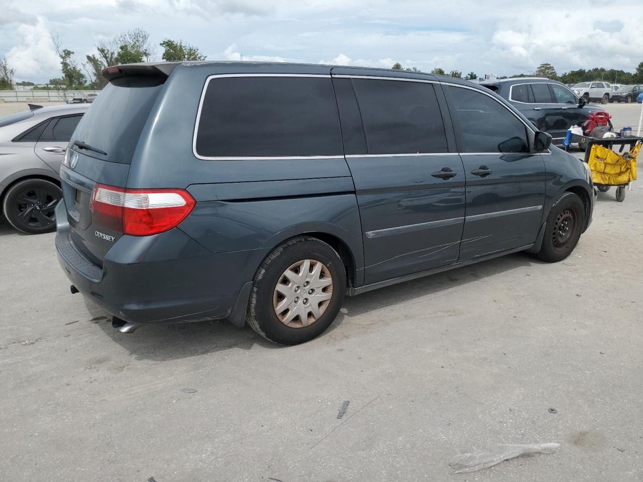 Lot #2993909381 2005 HONDA ODYSSEY LX