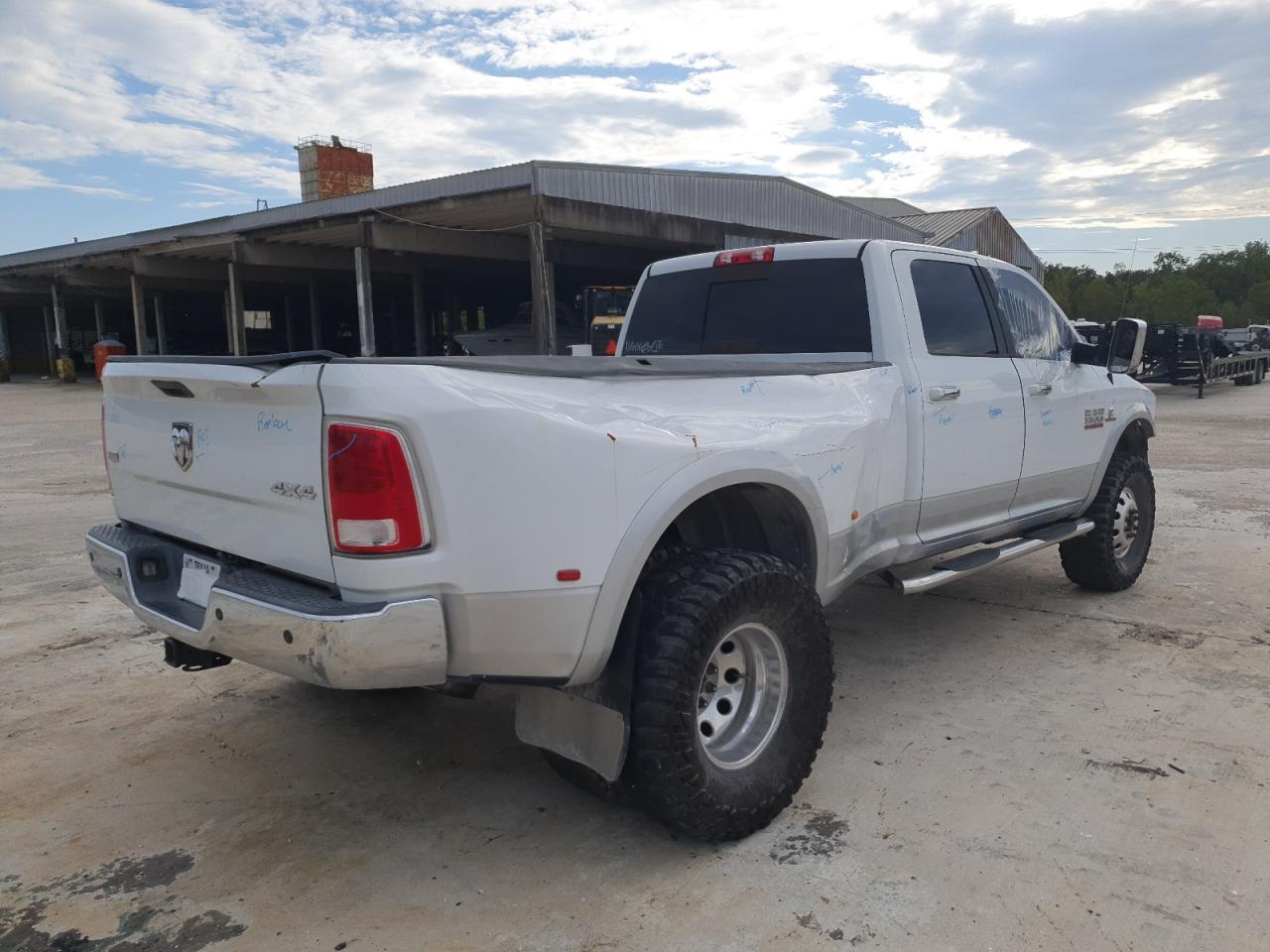 Lot #2921734577 2015 RAM 3500 LARAM