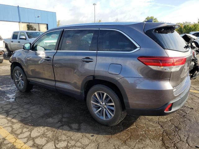 VIN 5TDKZRFH7KS560422 2019 Toyota Highlander, SE no.2