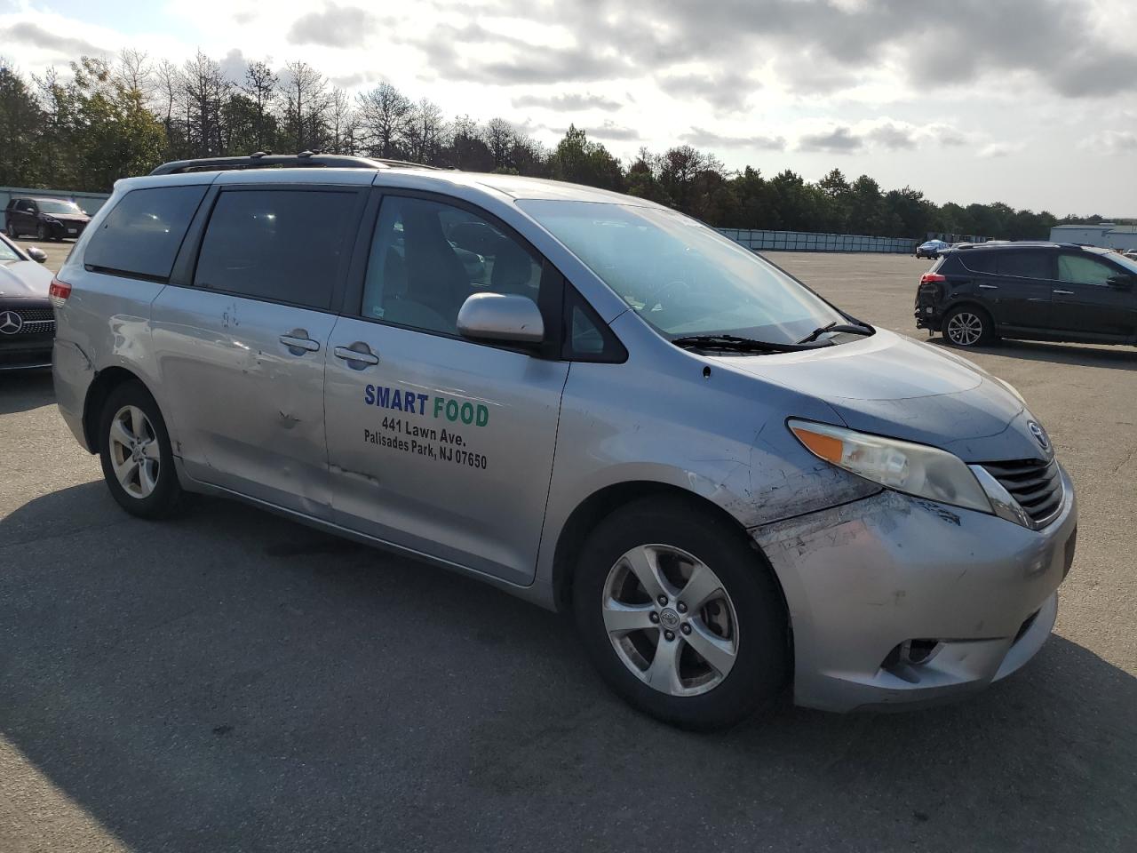 Lot #3025948013 2011 TOYOTA SIENNA LE