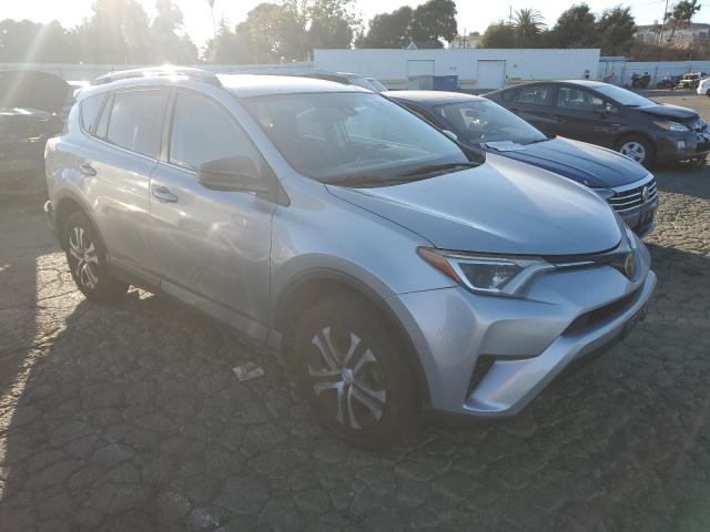 VIN 2T3ZFREV0JW433460 2018 Toyota RAV4, LE no.4