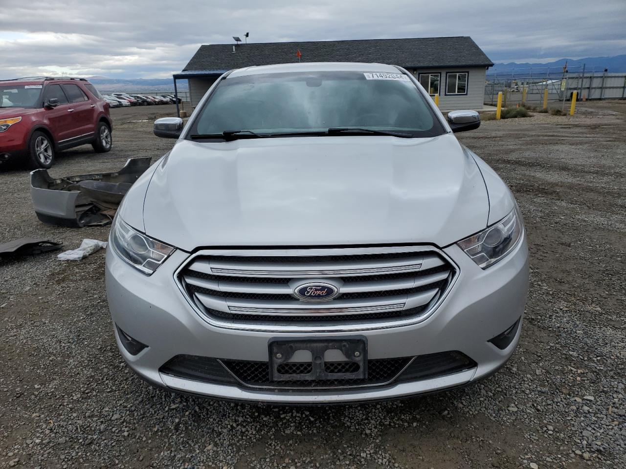 Lot #2828628096 2015 FORD TAURUS LIM