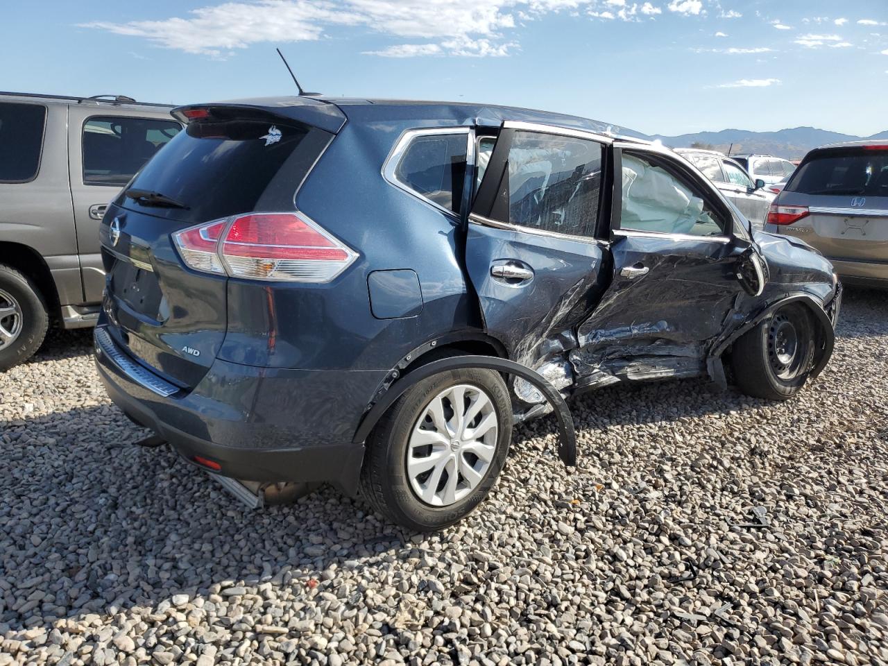 Lot #2962625762 2015 NISSAN ROGUE S