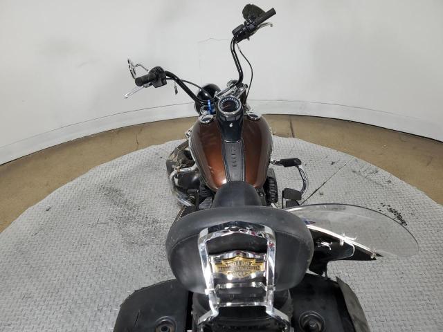 2019 HARLEY-DAVIDSON FLHCS 1HD1YBK21KB068837