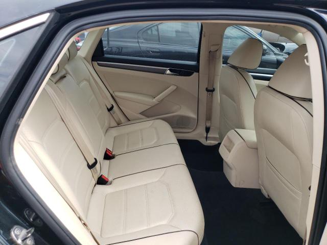 2017 VOLKSWAGEN PASSAT R-L - 1VWDT7A38HC055264