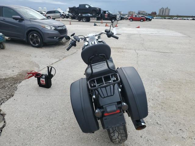 2018 HARLEY-DAVIDSON FLSB SPORT 1HD1YMJ27JC034052