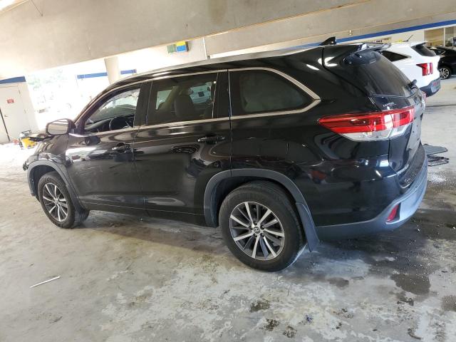 VIN 5TDJZRFH8HS456963 2017 Toyota Highlander, SE no.2