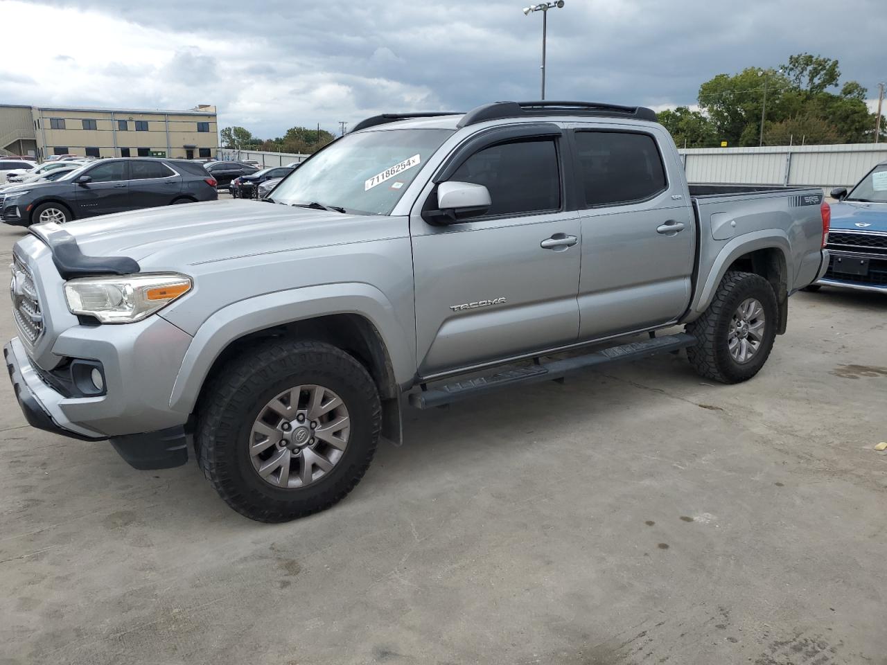 Lot #2828260935 2017 TOYOTA TACOMA DOU