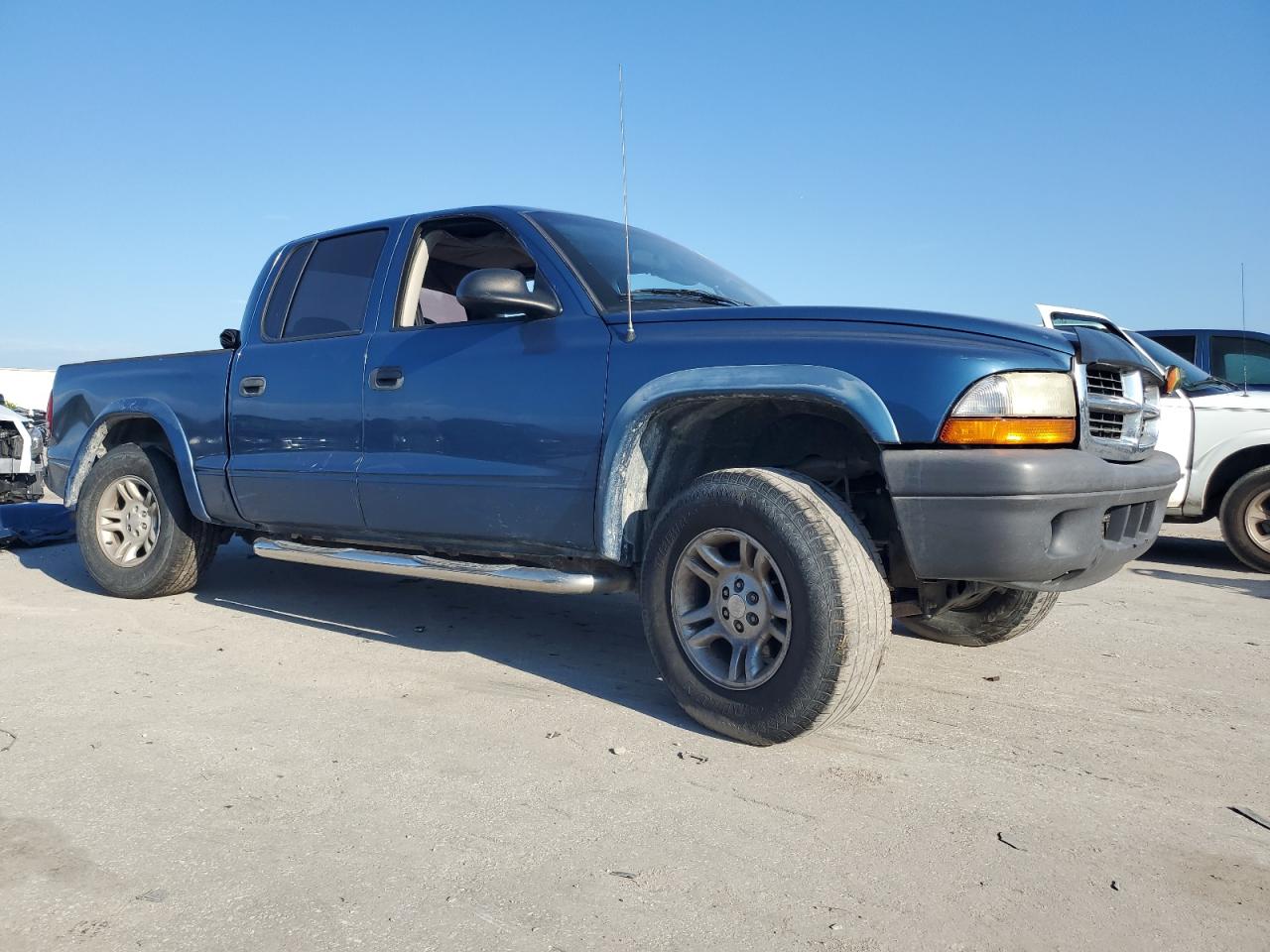 Lot #2843339638 2004 DODGE DAKOTA QUA