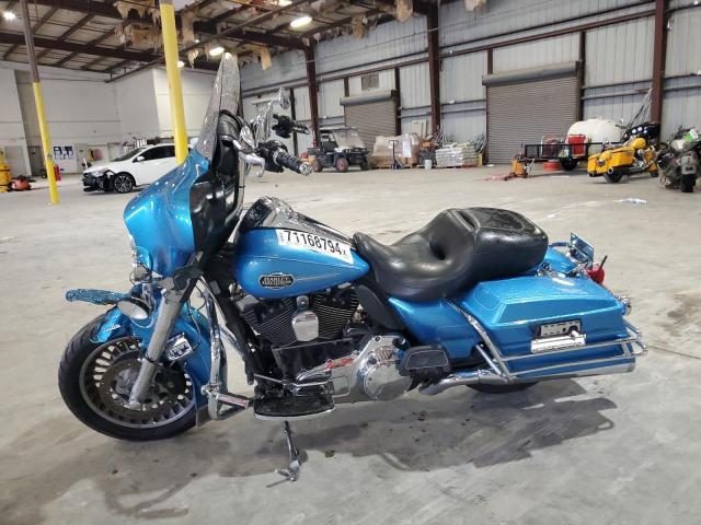 2011 HARLEY-DAVIDSON FLHTCU 1HD1FC413BB628843