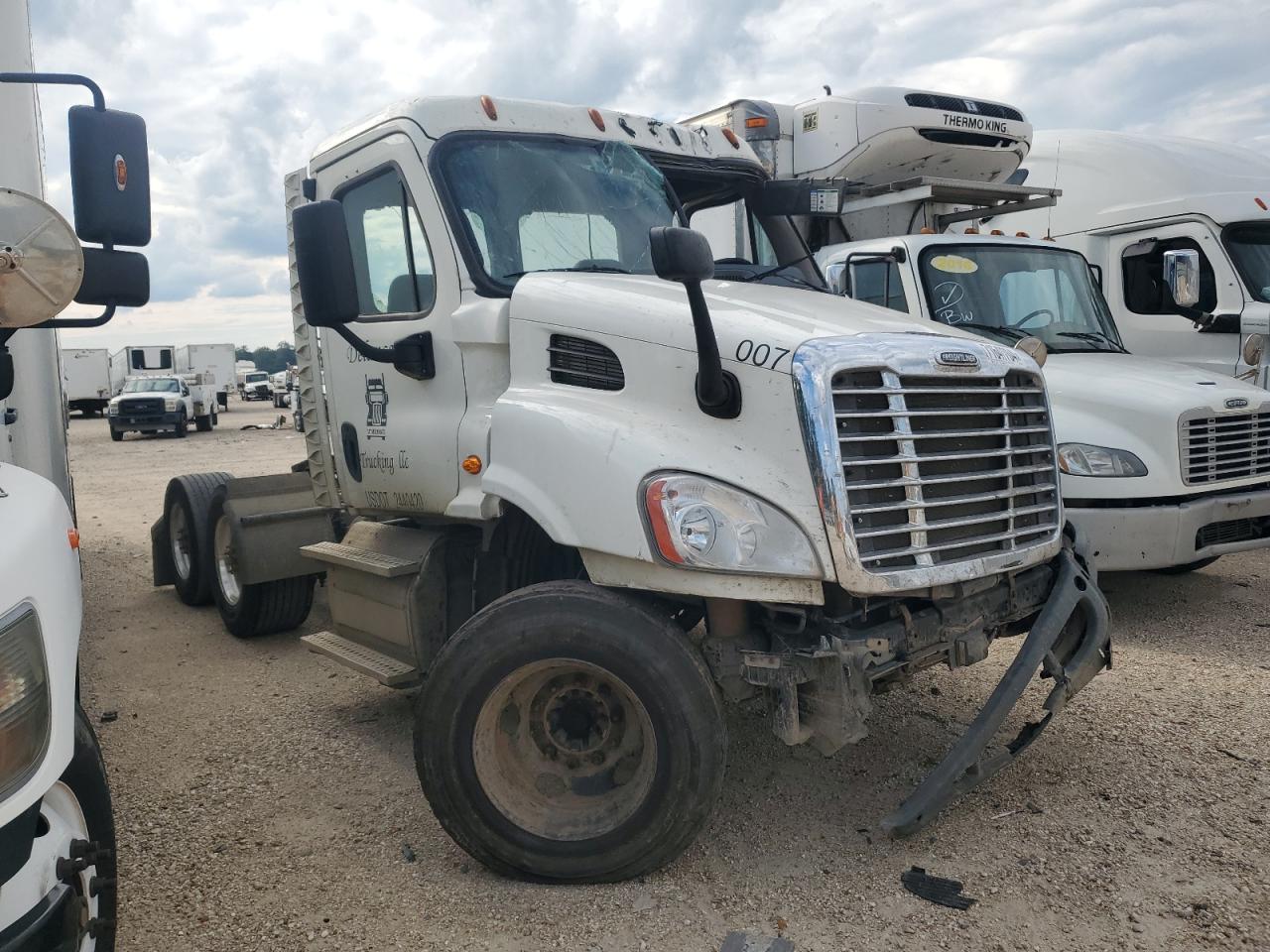 Lot #3006641414 2017 FREIGHTLINER CASCADIA 1