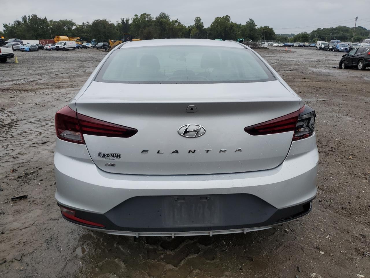HYUNDAI ELANTRA SE