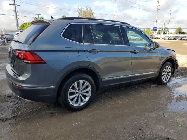 2018 VOLKSWAGEN TIGUAN SE - 3VV3B7AX4JM177596