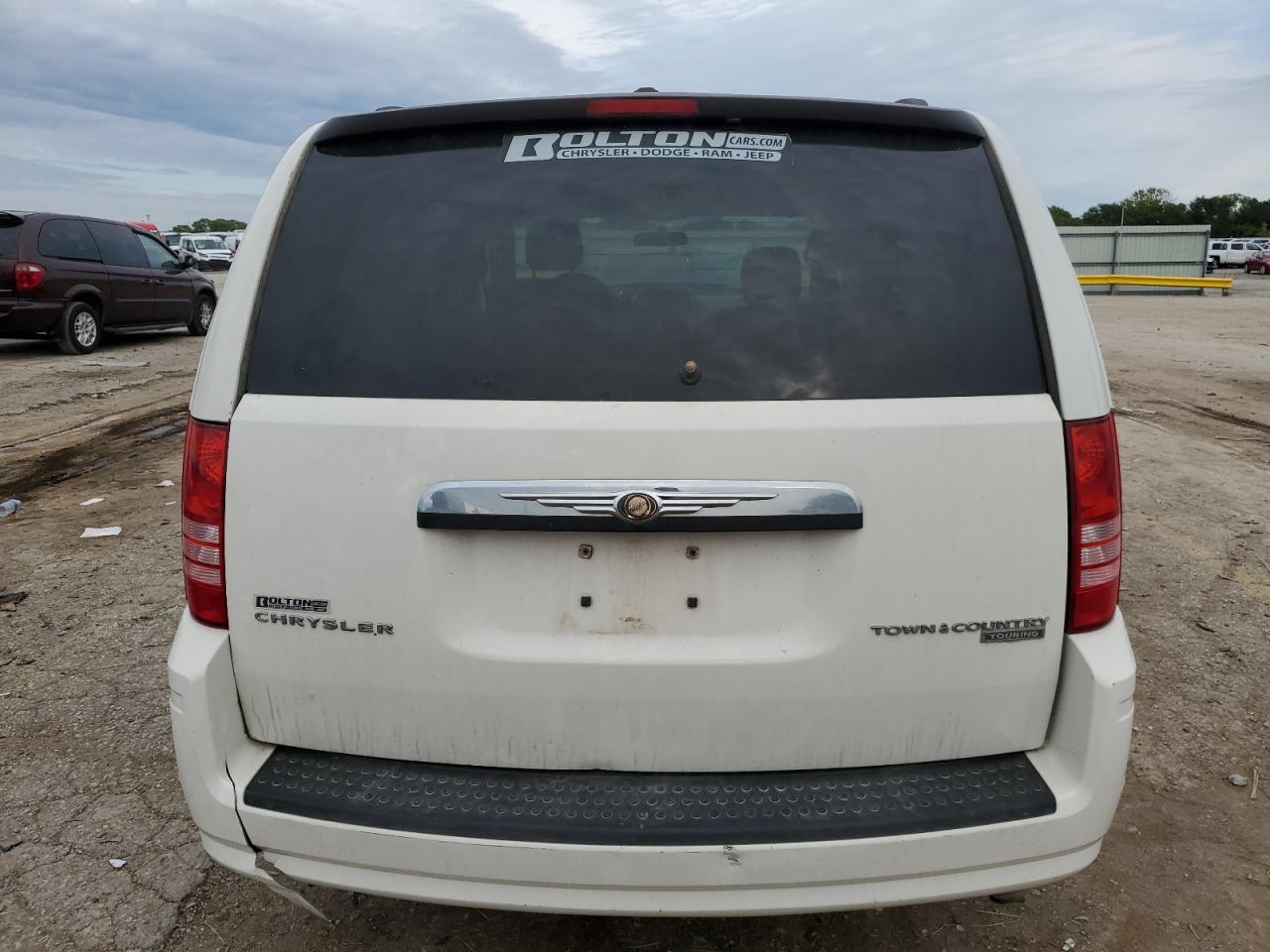 Lot #2902897775 2010 CHRYSLER TOWN & COU