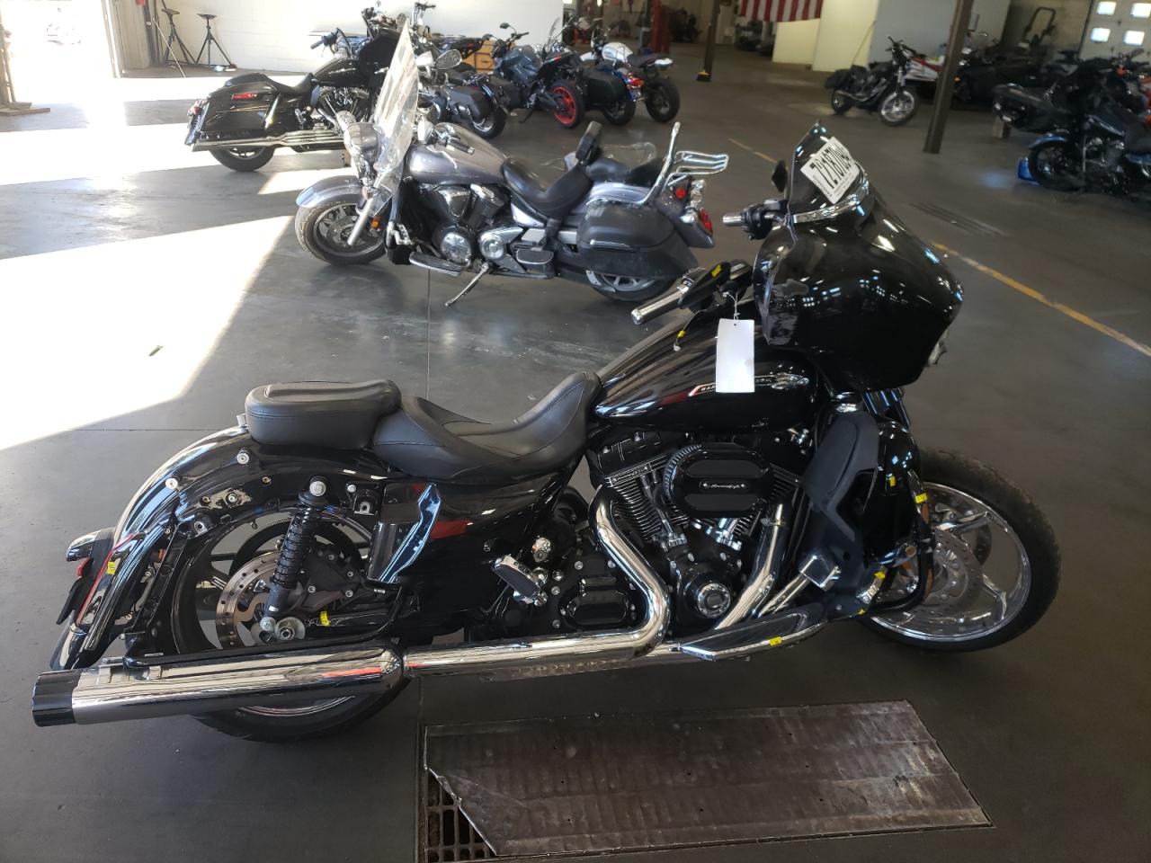 Harley Davidson CVO Street Glide Special 2015 FLHXSE