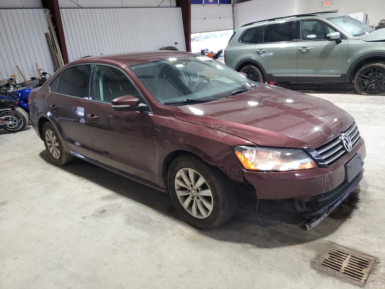 Lot #2919225795 2012 VOLKSWAGEN PASSAT S