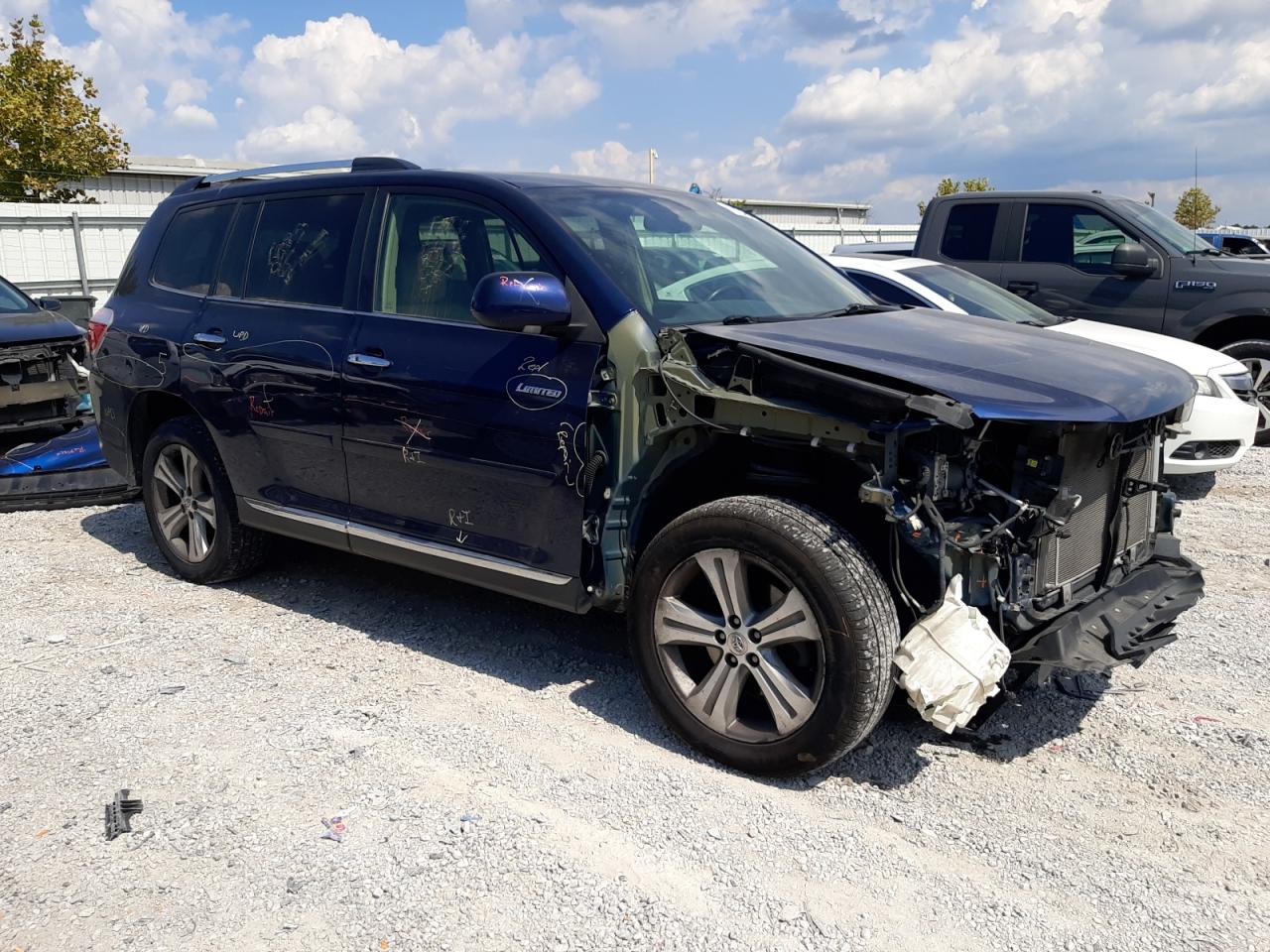 Lot #2833814057 2013 TOYOTA HIGHLANDER