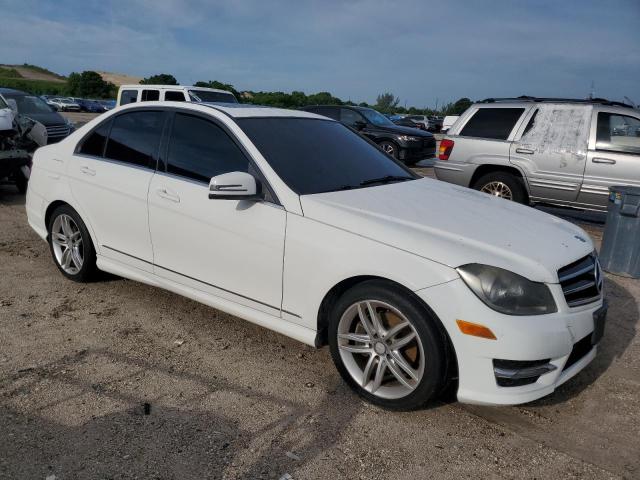 VIN WDDGF4HB4EA961010 2014 Mercedes-Benz C-Class, 250 no.4