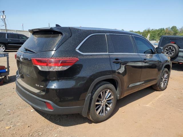 VIN 5TDJZRFH9JS556088 2018 Toyota Highlander, SE no.3